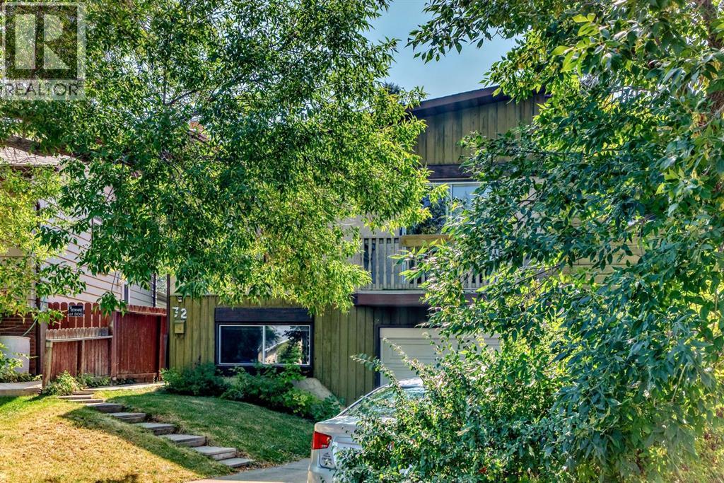 Single Family House Bi-level for Sale in  Berkley Close NW Beddington Heights Calgary 