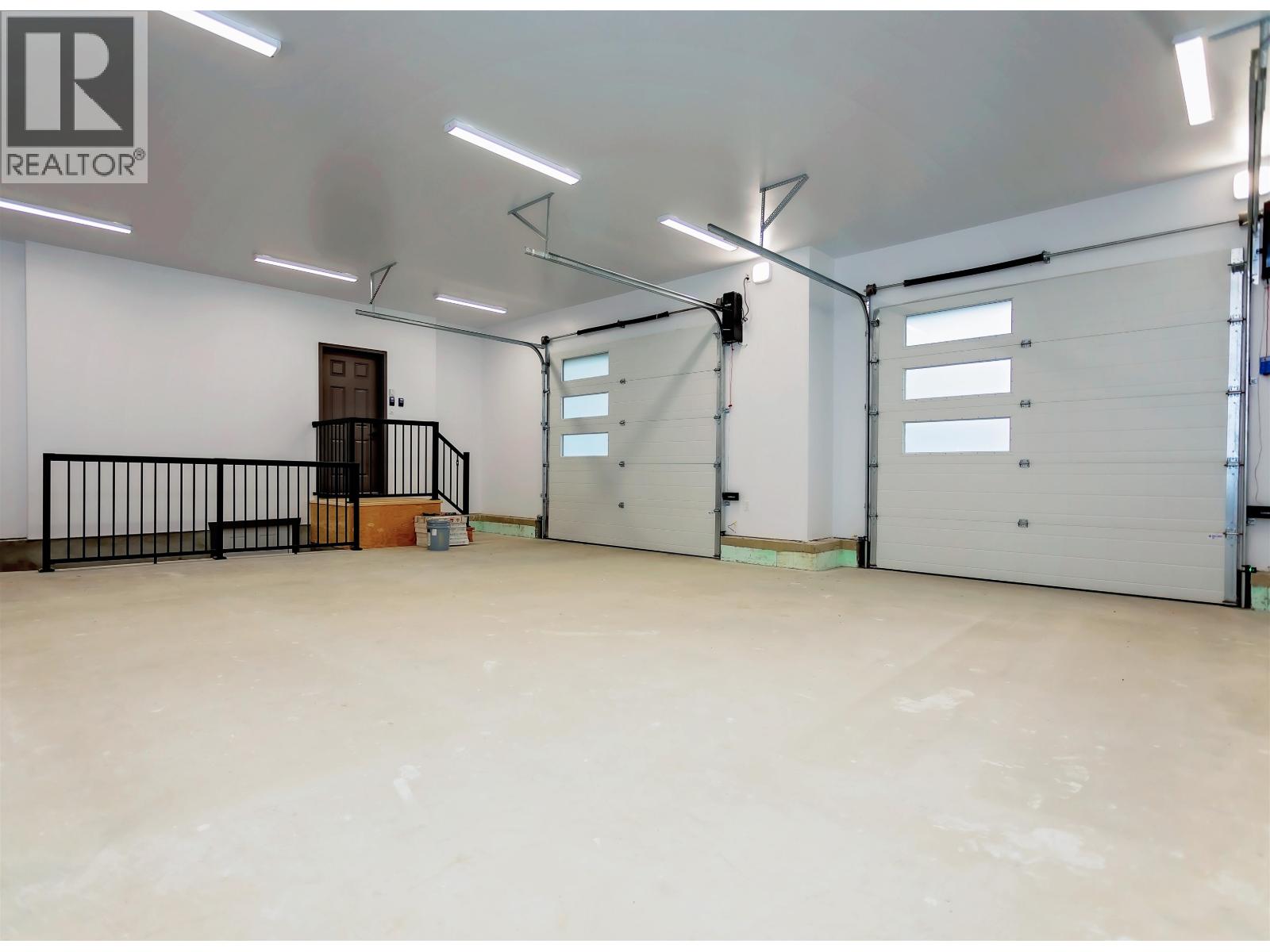 273 LOGANBERRY AVENUE - 33