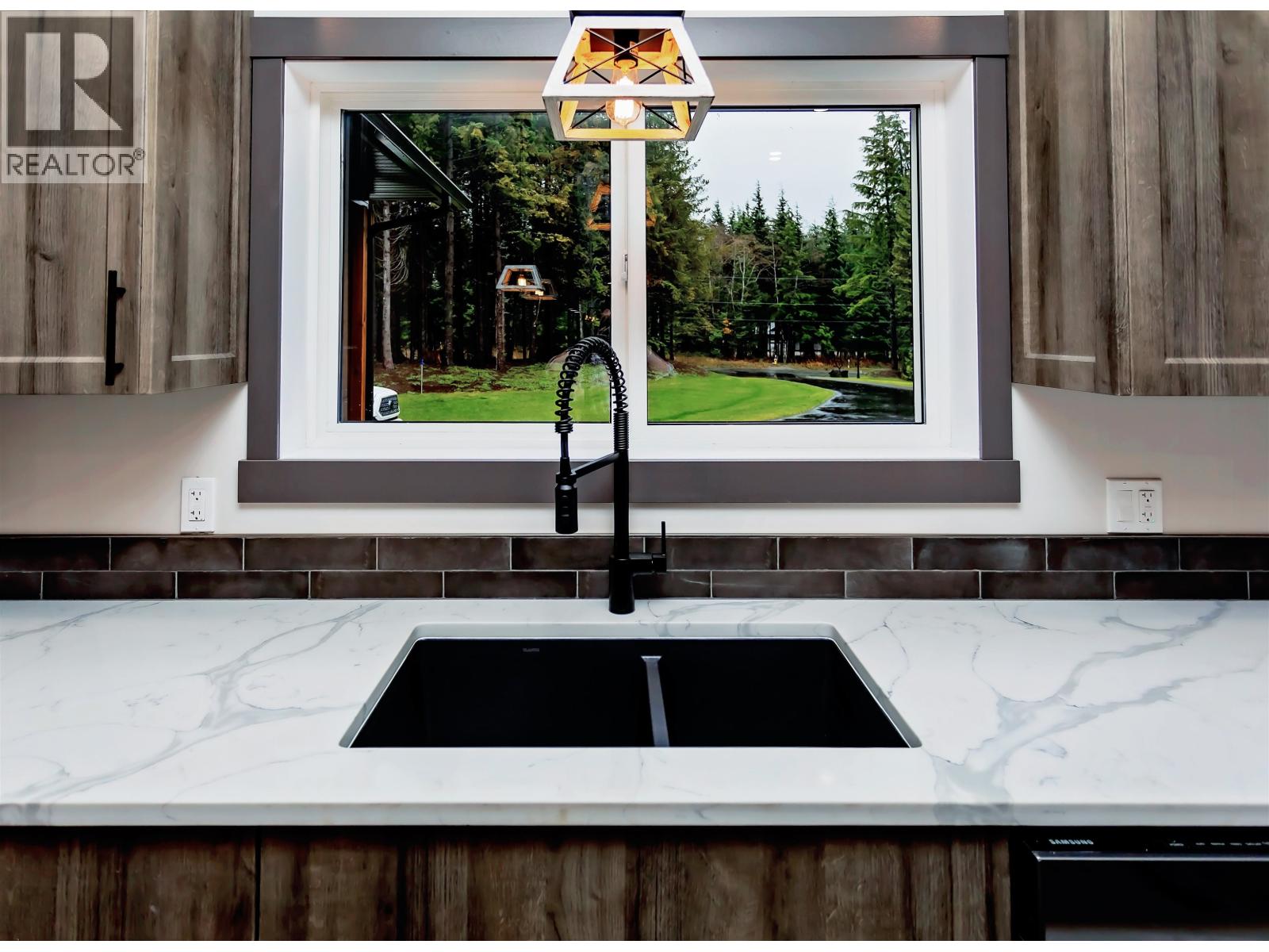 273 LOGANBERRY AVENUE, Kitimat