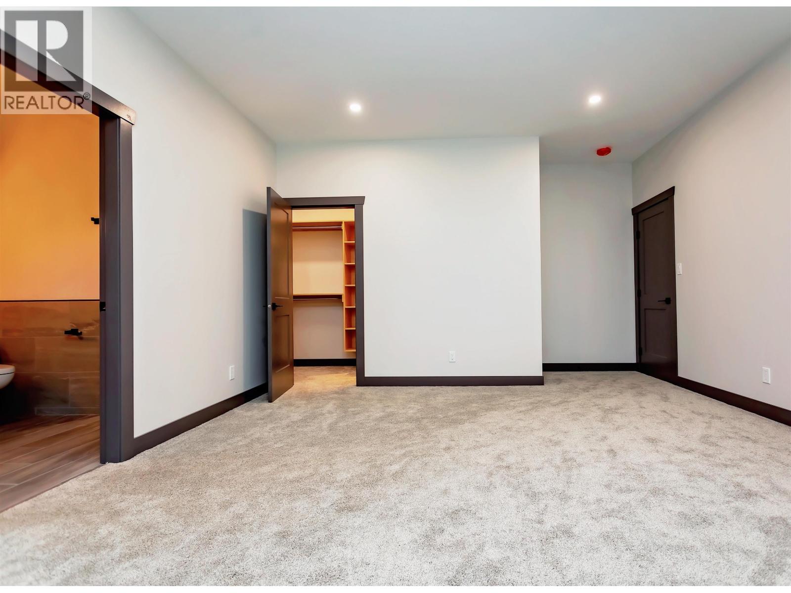 273 LOGANBERRY AVENUE - 17