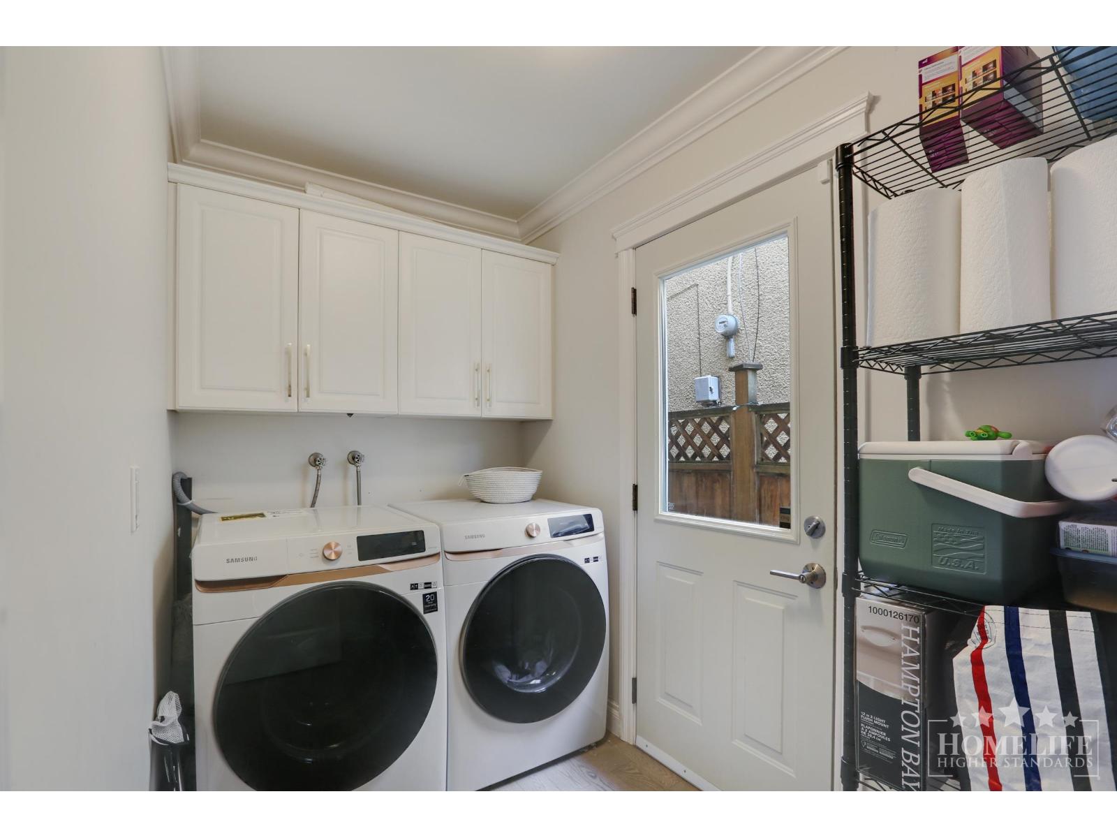 942 MAPLE STREET, White Rock