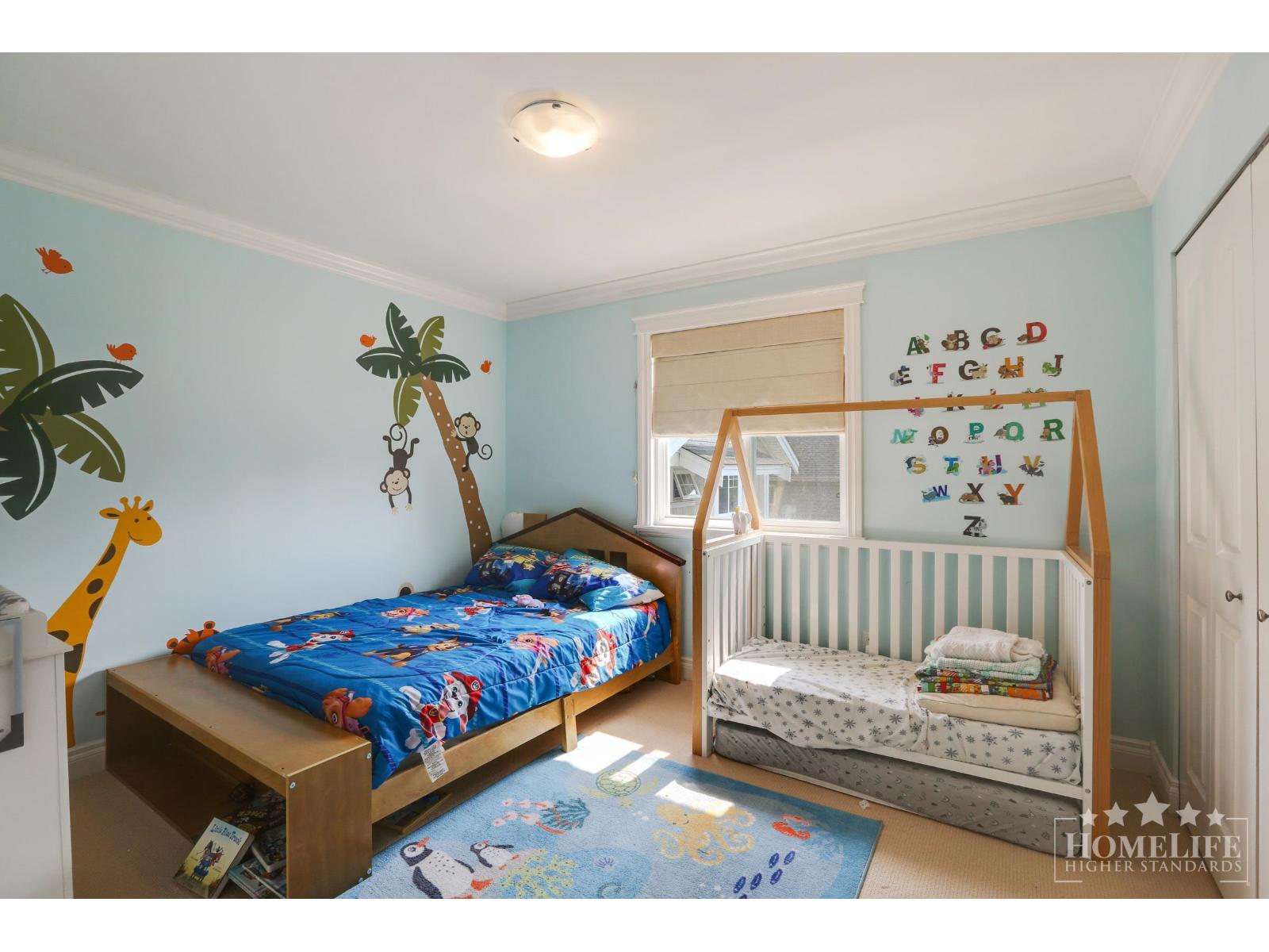 942 MAPLE STREET, White Rock