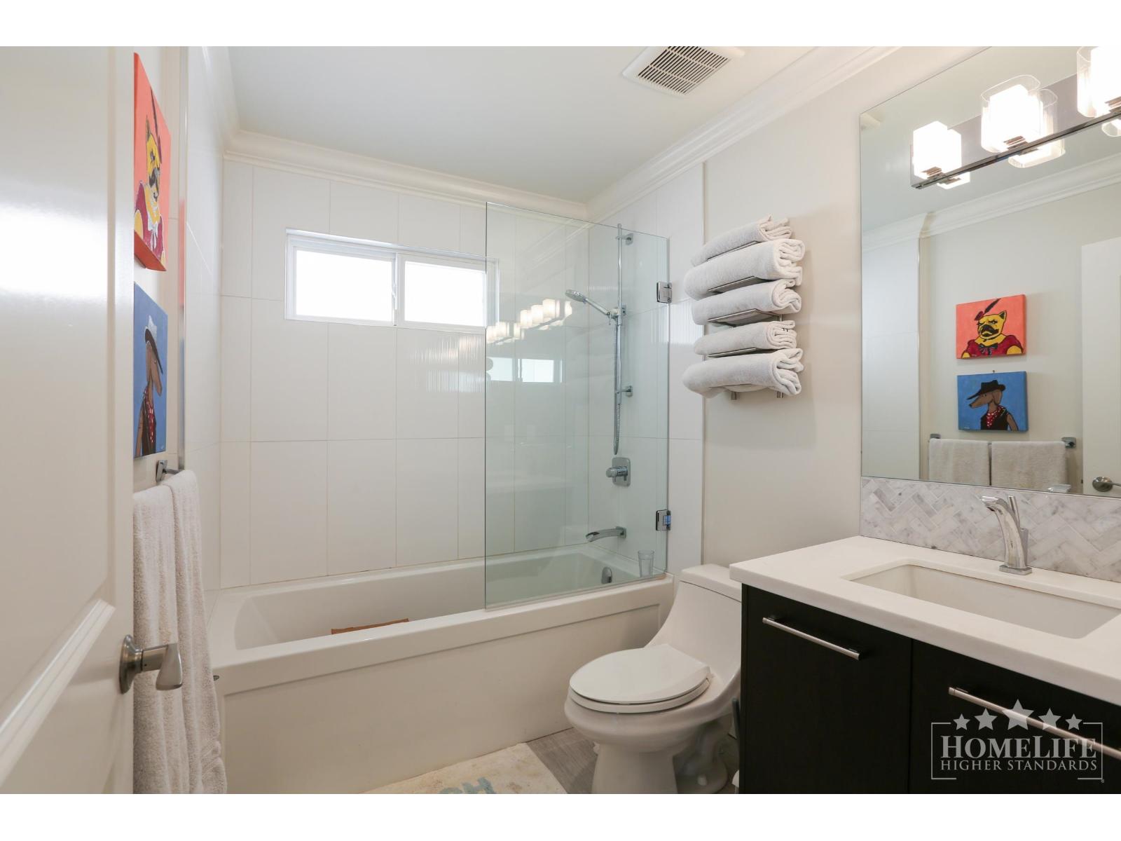 942 MAPLE STREET, White Rock
