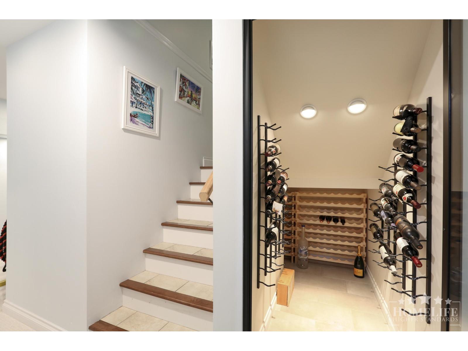 942 MAPLE STREET, White Rock
