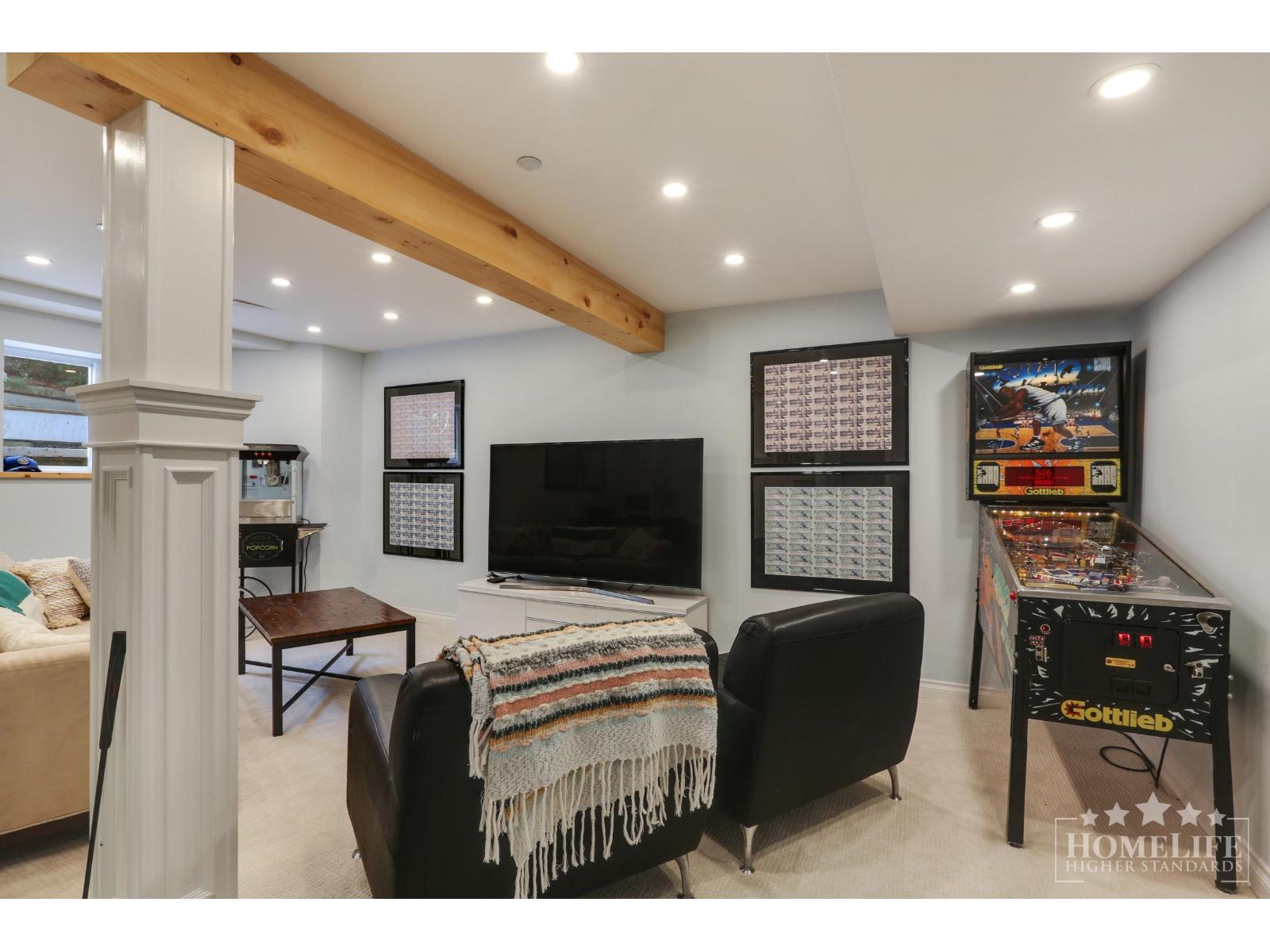 942 MAPLE STREET, White Rock