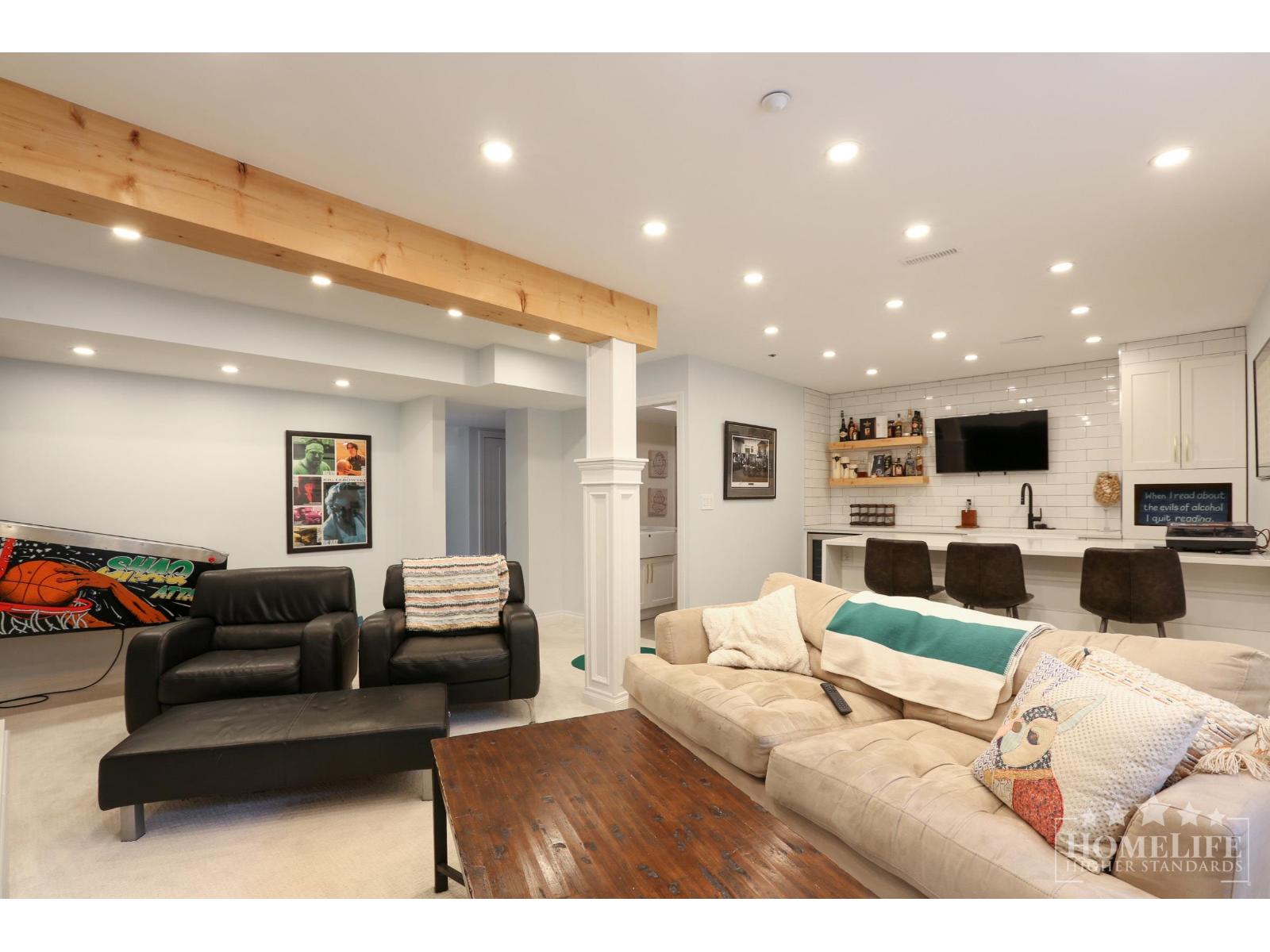 942 MAPLE STREET, White Rock