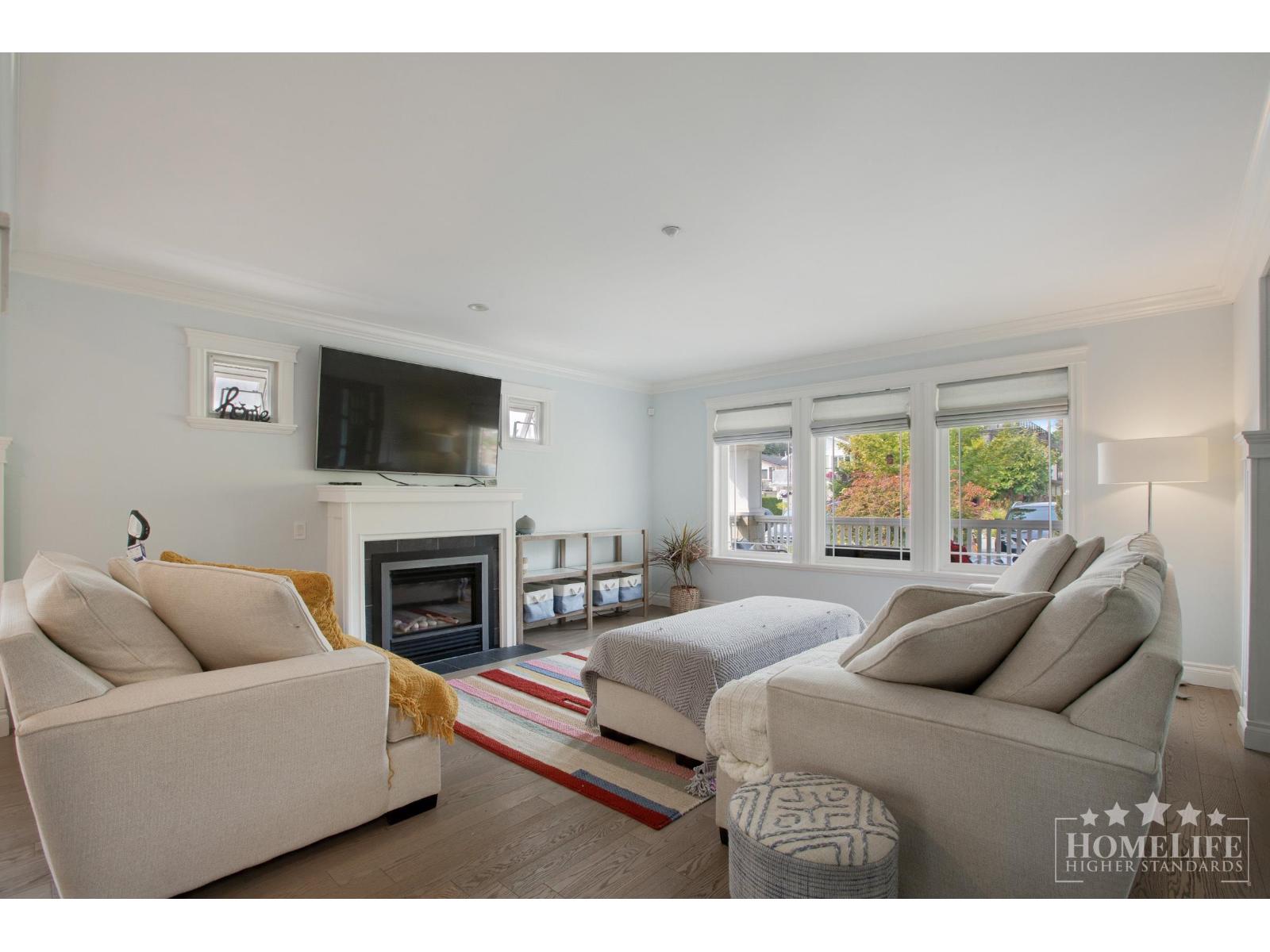 942 MAPLE STREET, White Rock