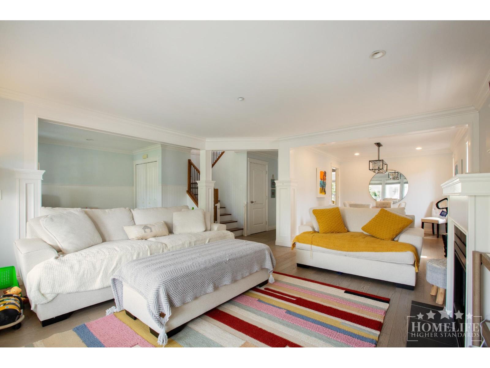 942 MAPLE STREET, White Rock