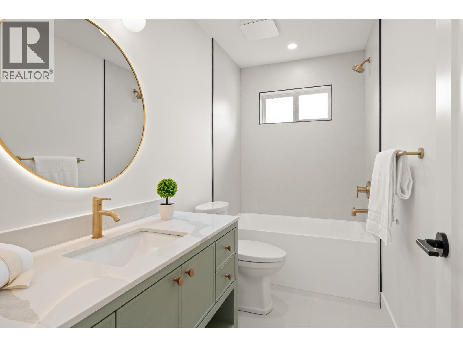 998 50B STREET, Tsawwassen