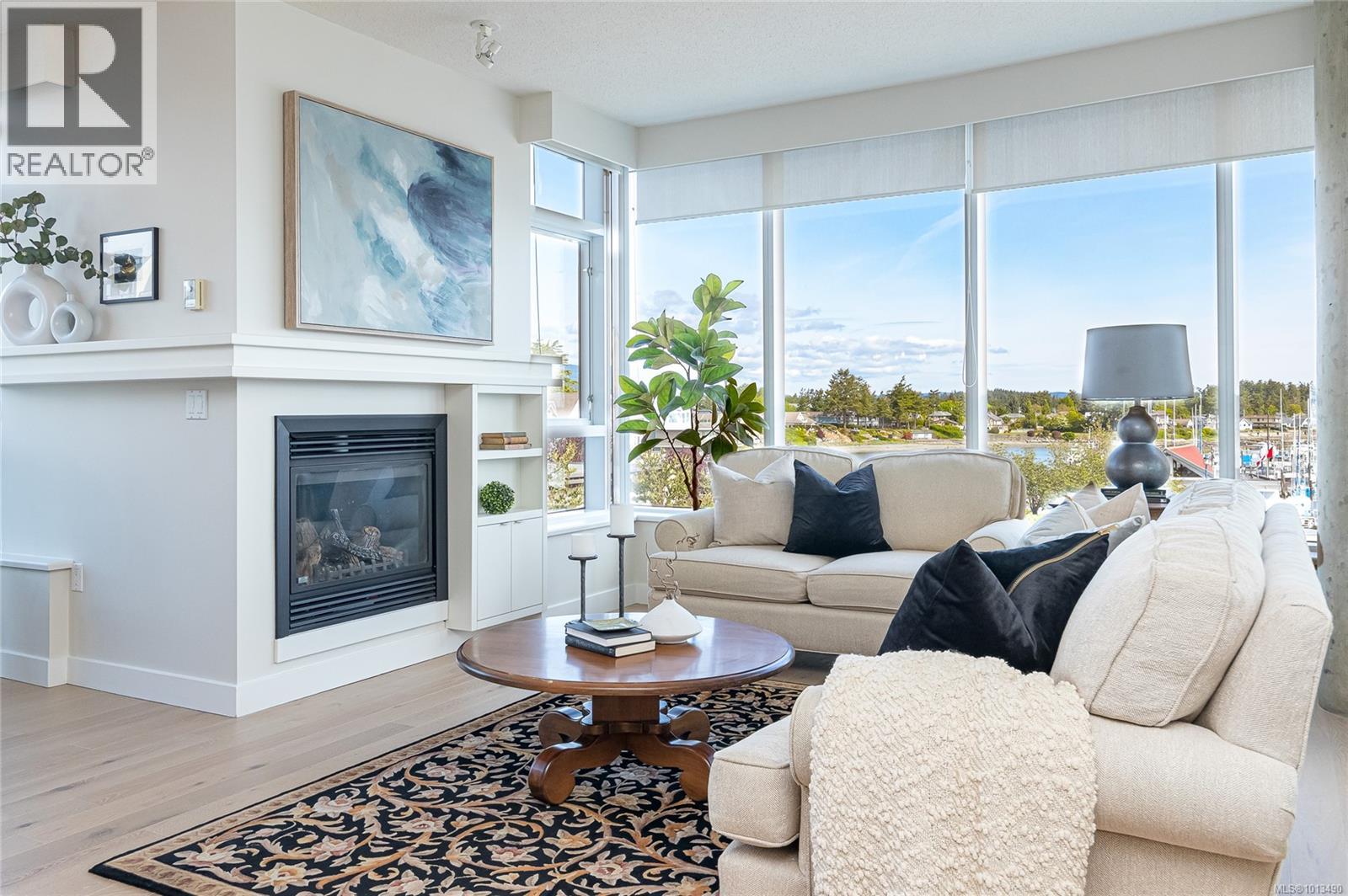301 9809 Seaport Place, Sidney