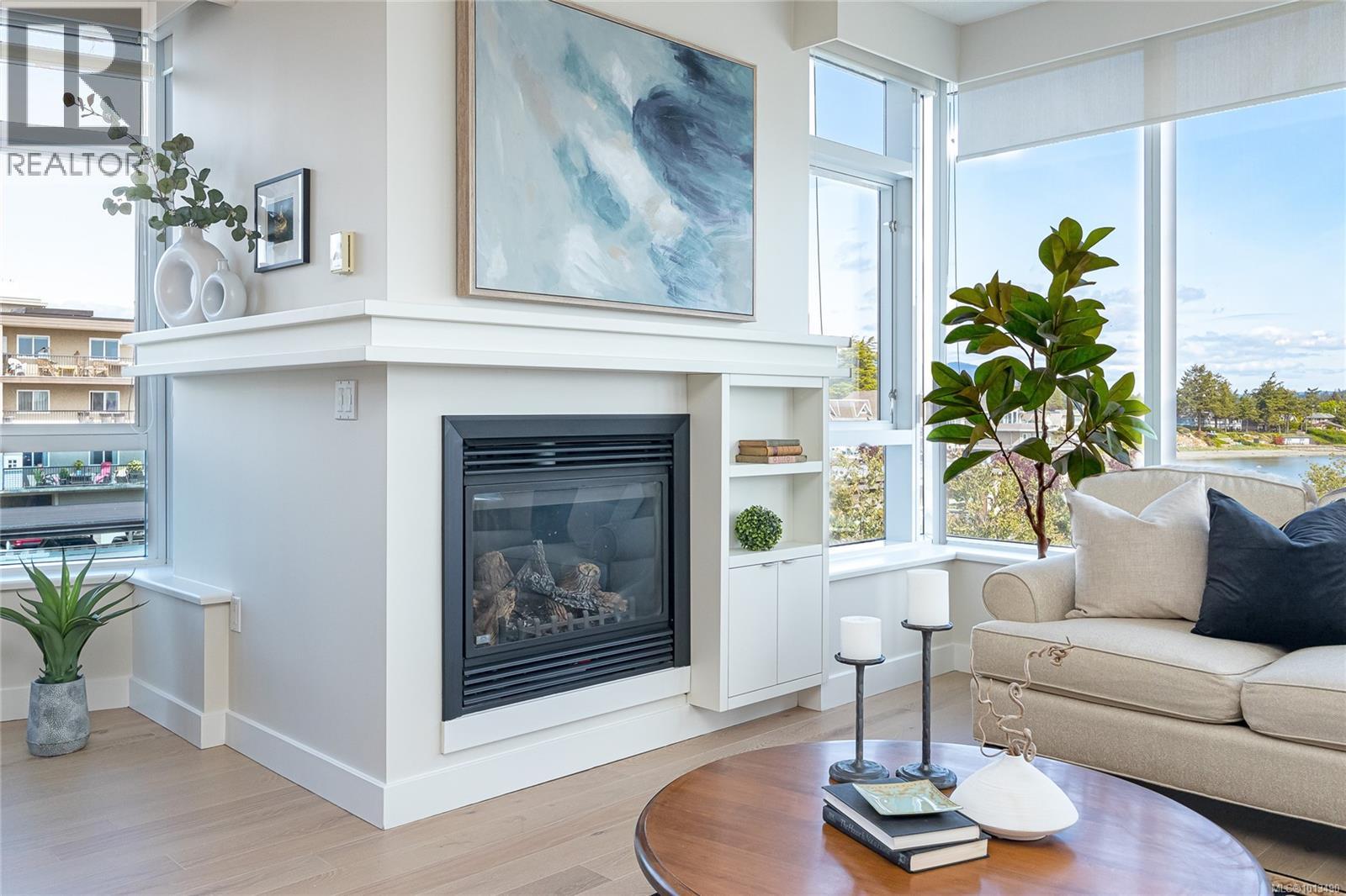 301 9809 Seaport Place, Sidney