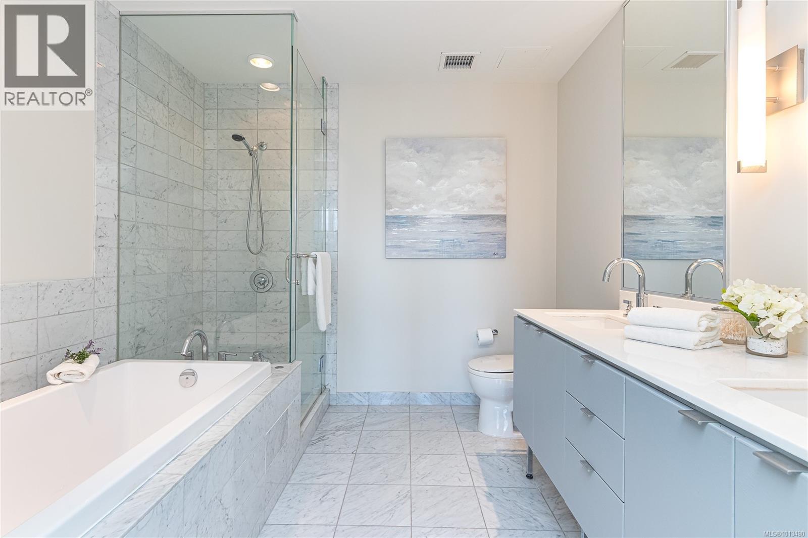 301 9809 Seaport Place, Sidney