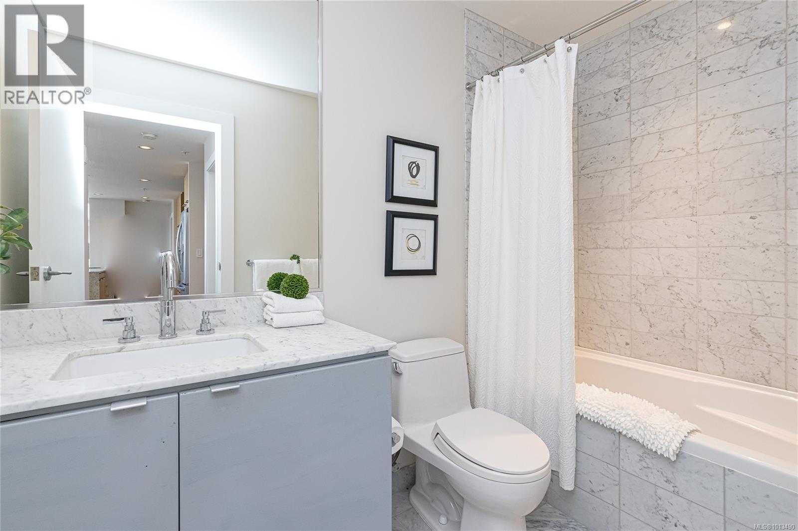 301 9809 Seaport Place, Sidney