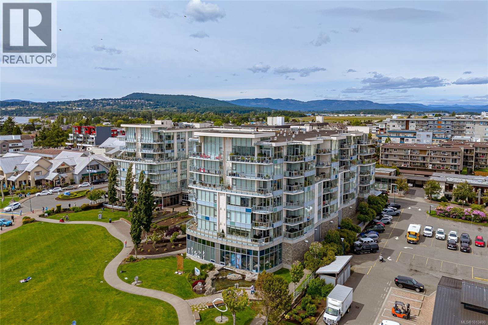 301 9809 Seaport Place, Sidney
