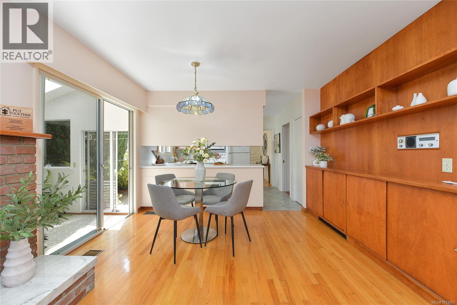  1120 St. Louis Street, Oak Bay