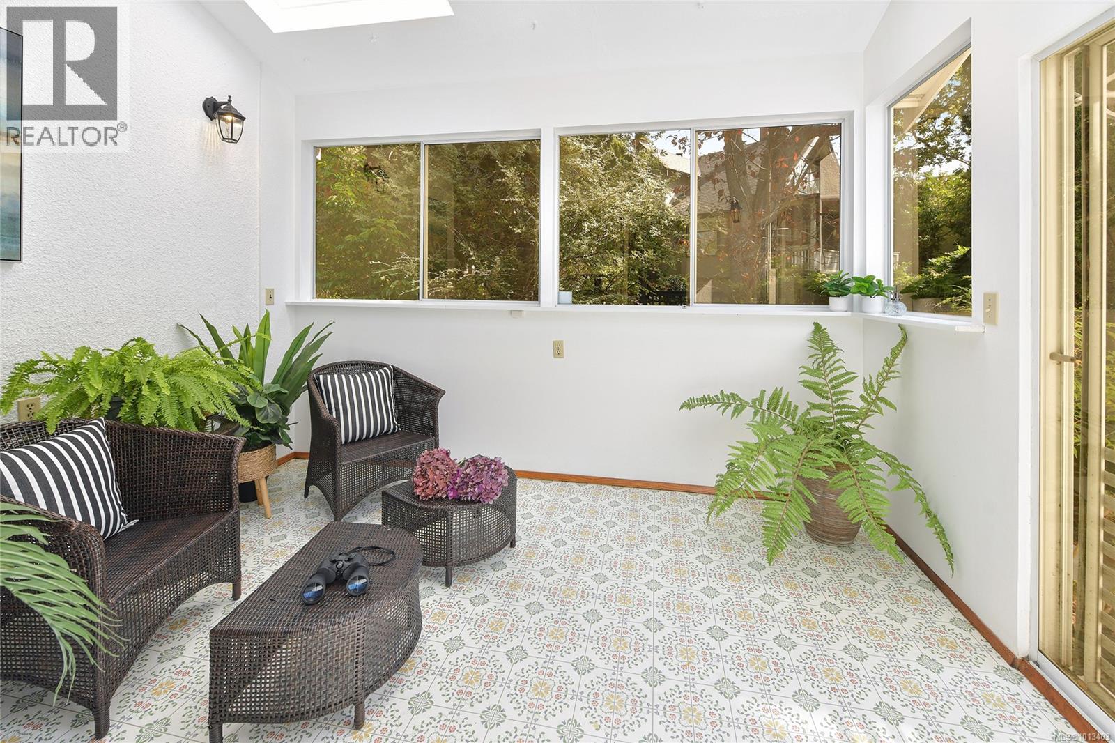  1120 St. Louis Street, Oak Bay