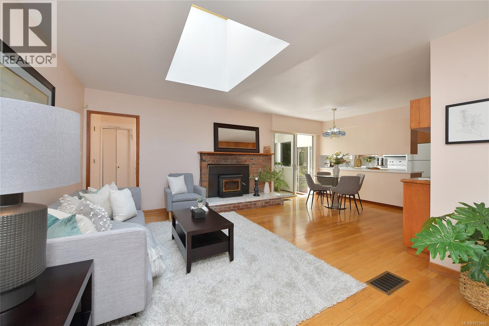  1120 St. Louis Street, Oak Bay