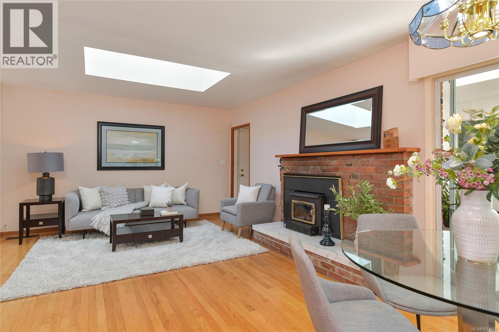  1120 St. Louis Street, Oak Bay
