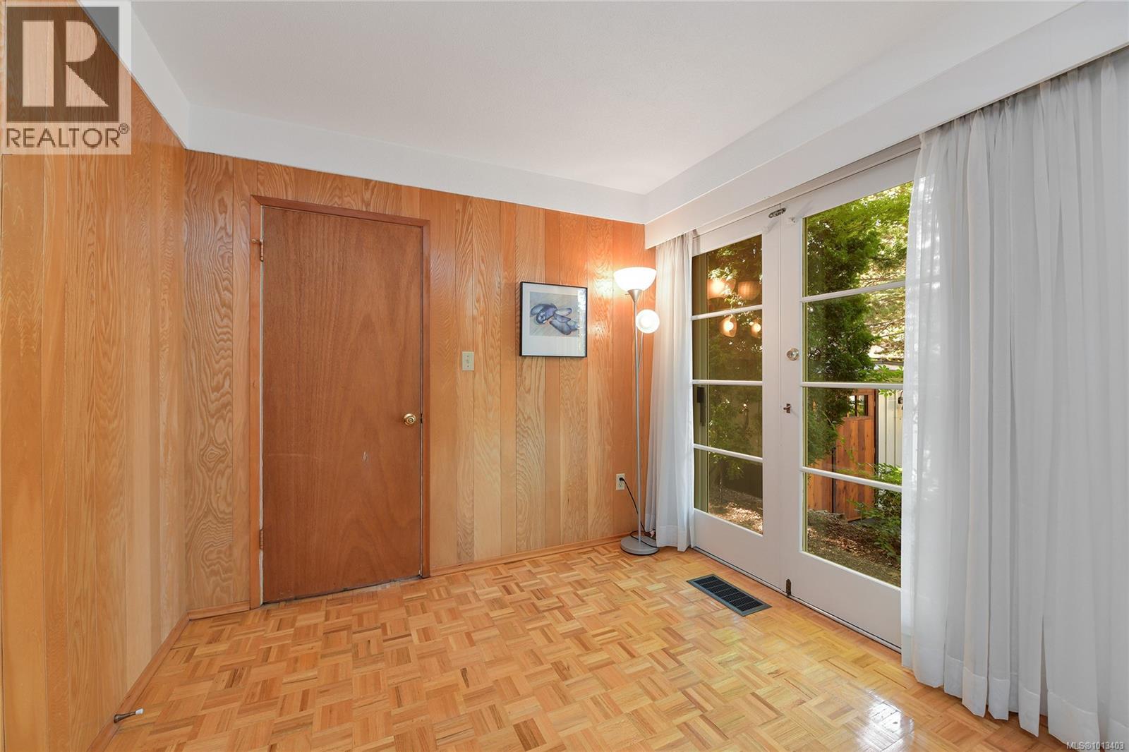  1120 St. Louis Street, Oak Bay
