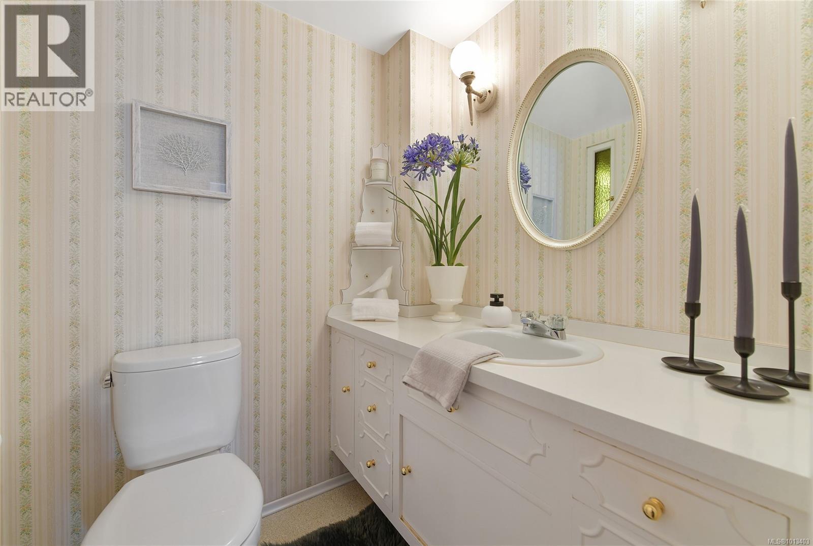 1120 St. Louis Street, Oak Bay