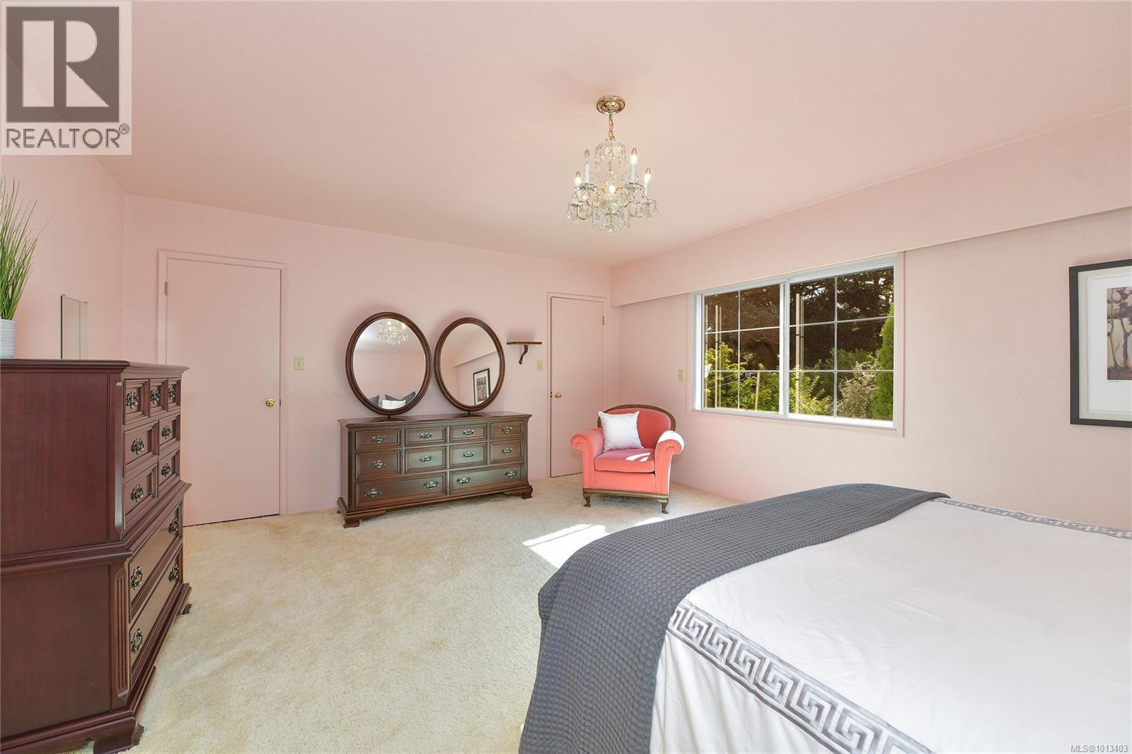  1120 St. Louis Street, Oak Bay