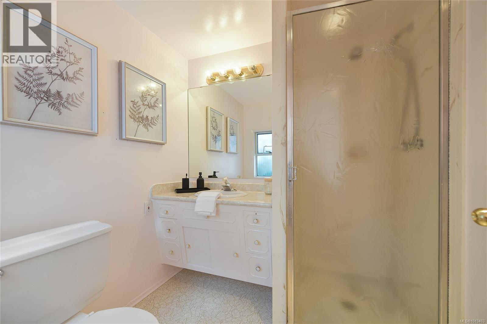  1120 St. Louis Street, Oak Bay