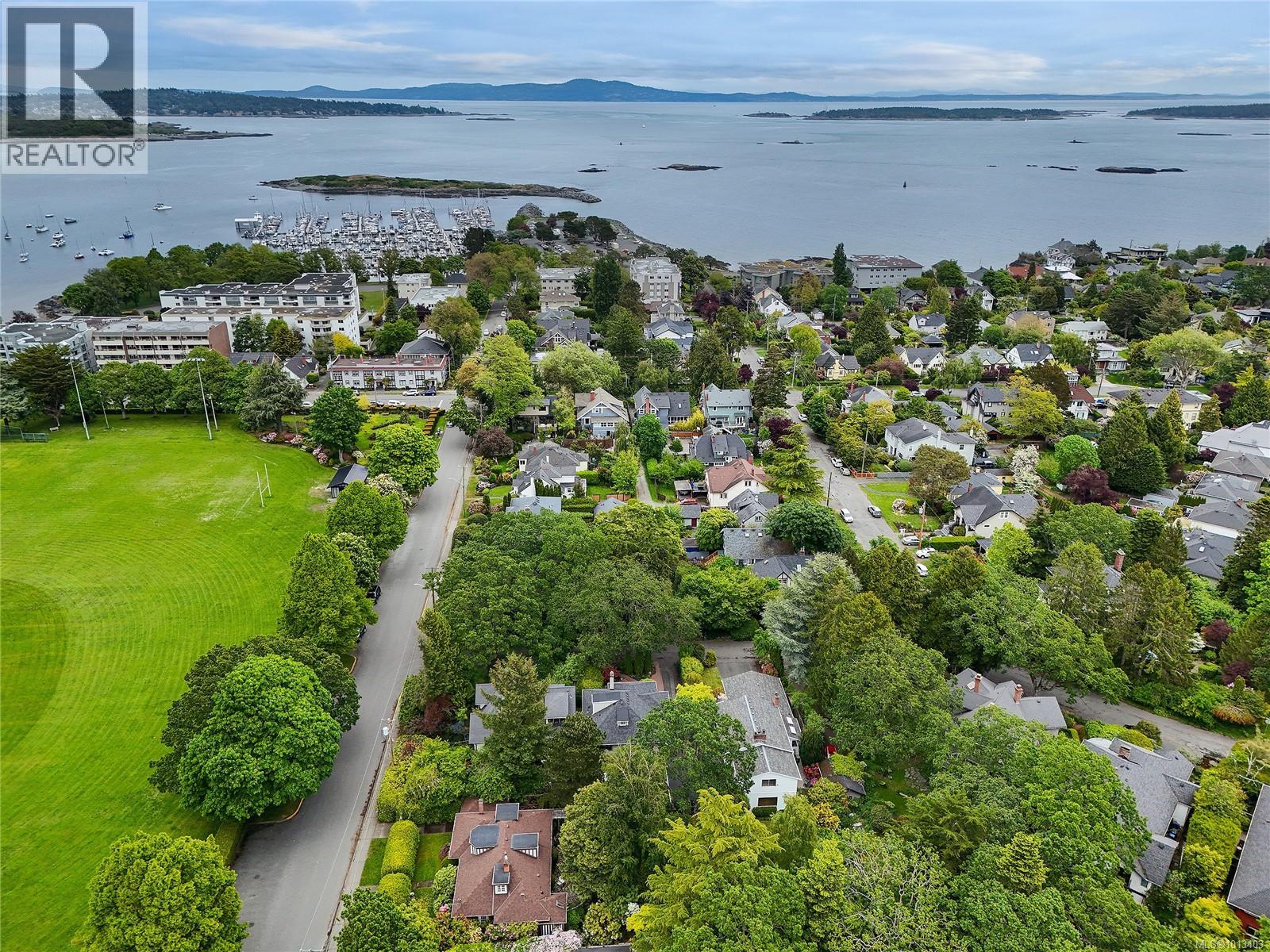  1120 St. Louis Street, Oak Bay
