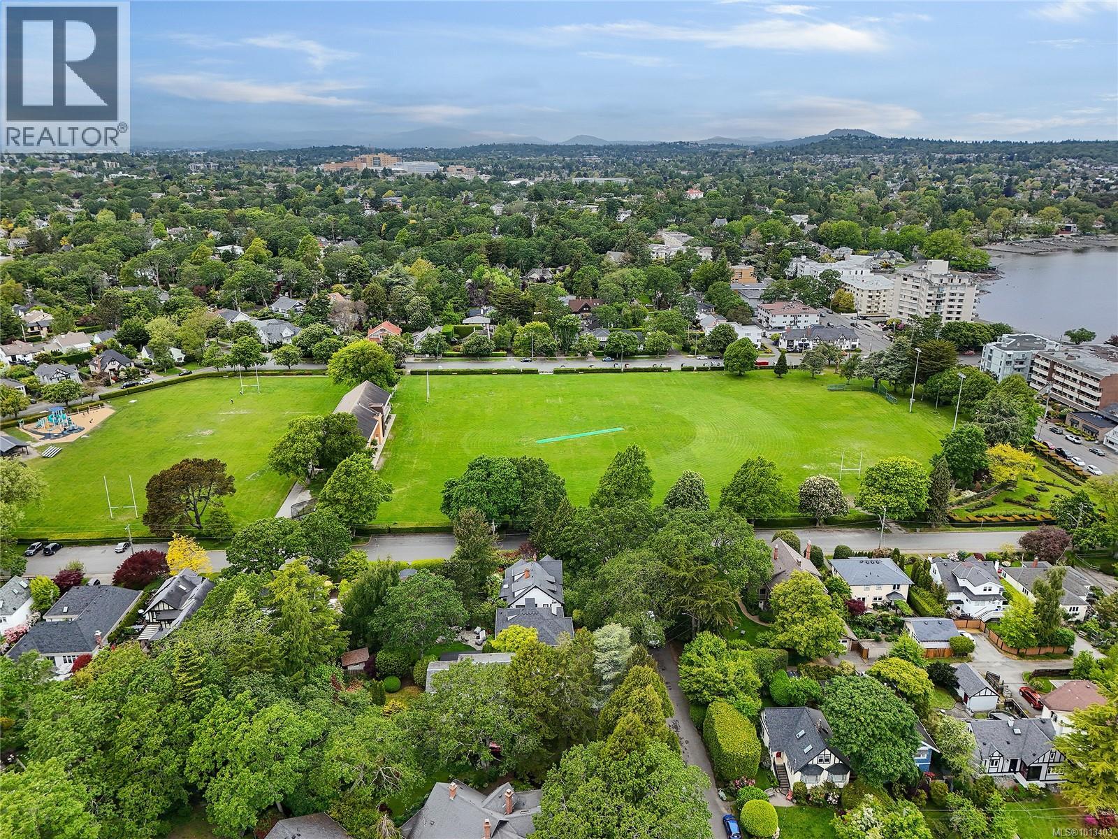  1120 St. Louis Street, Oak Bay