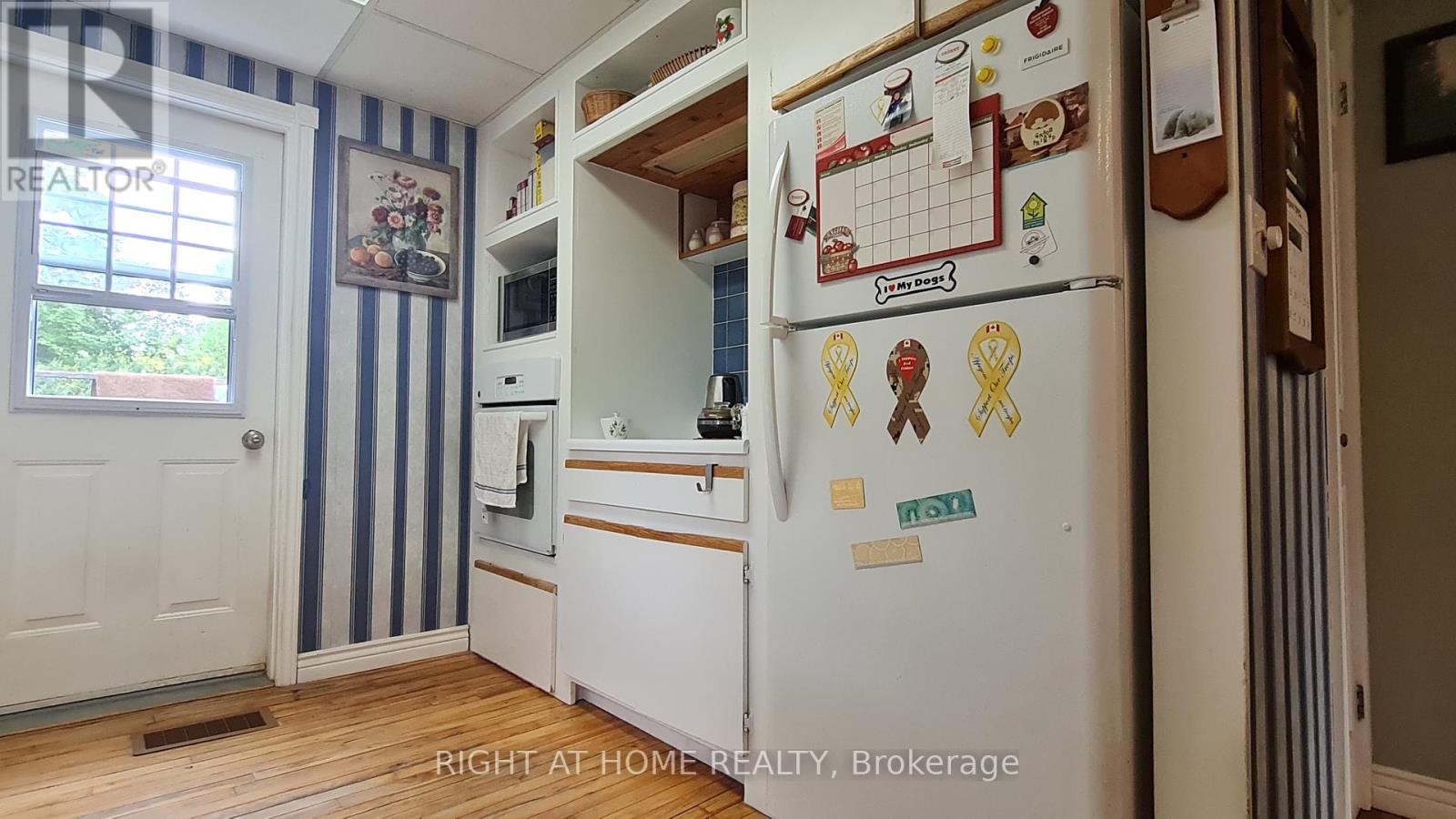 2324 60 HIGHWAY N - 13