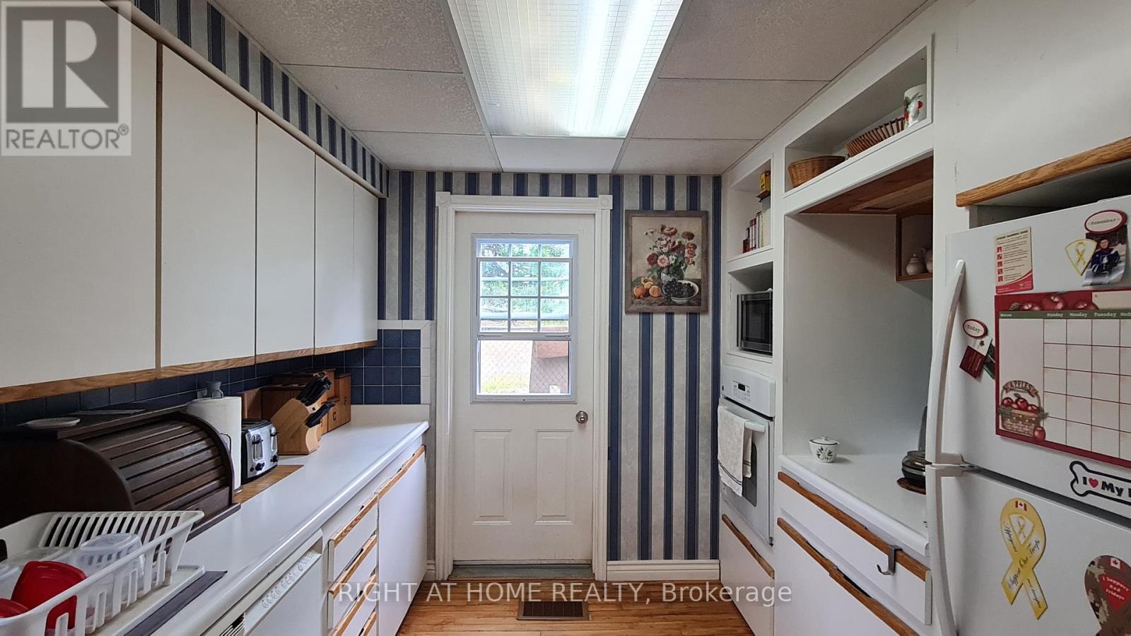 2324 60 HIGHWAY N - 14