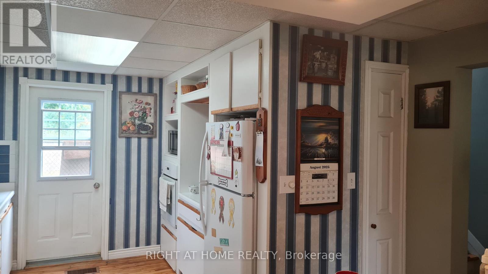 2324 60 HIGHWAY N - 15