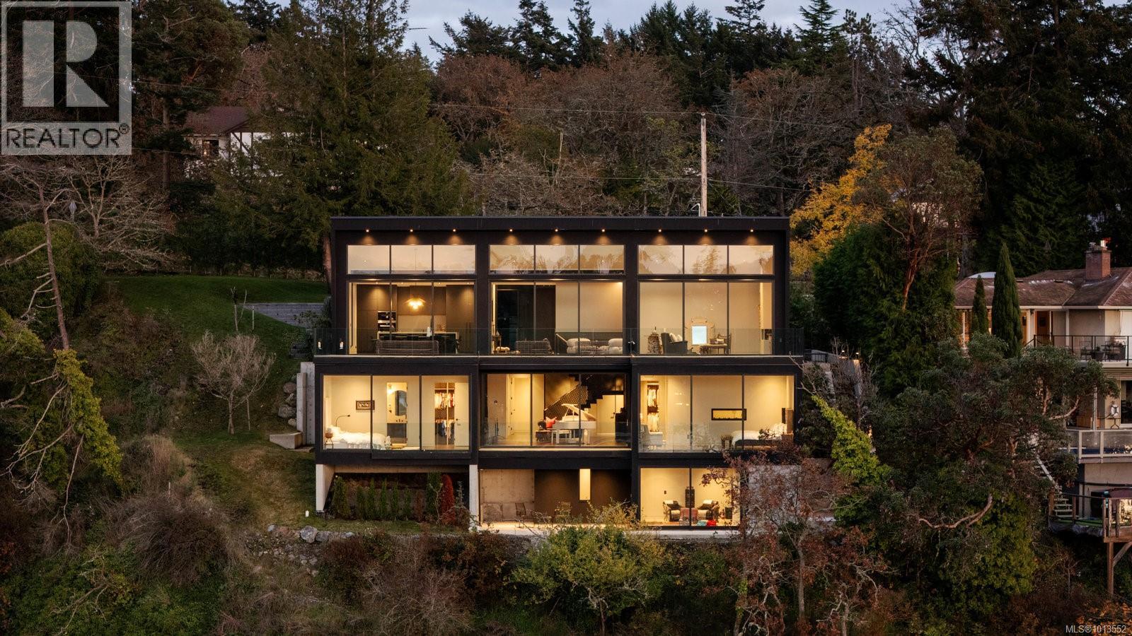  2701 Sea View Road, Saanich