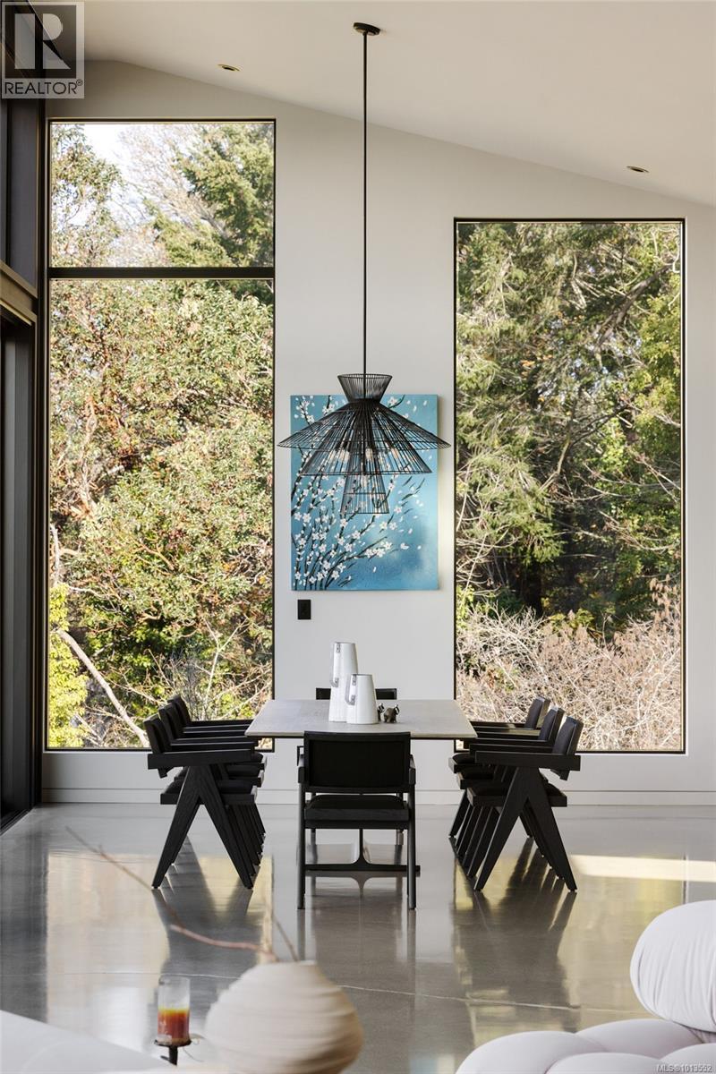  2701 Sea View Road, Saanich