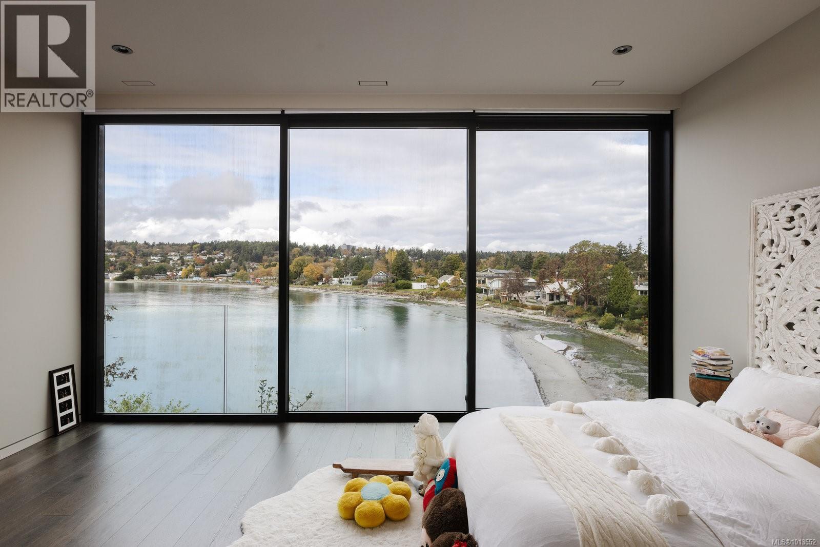  2701 Sea View Road, Saanich