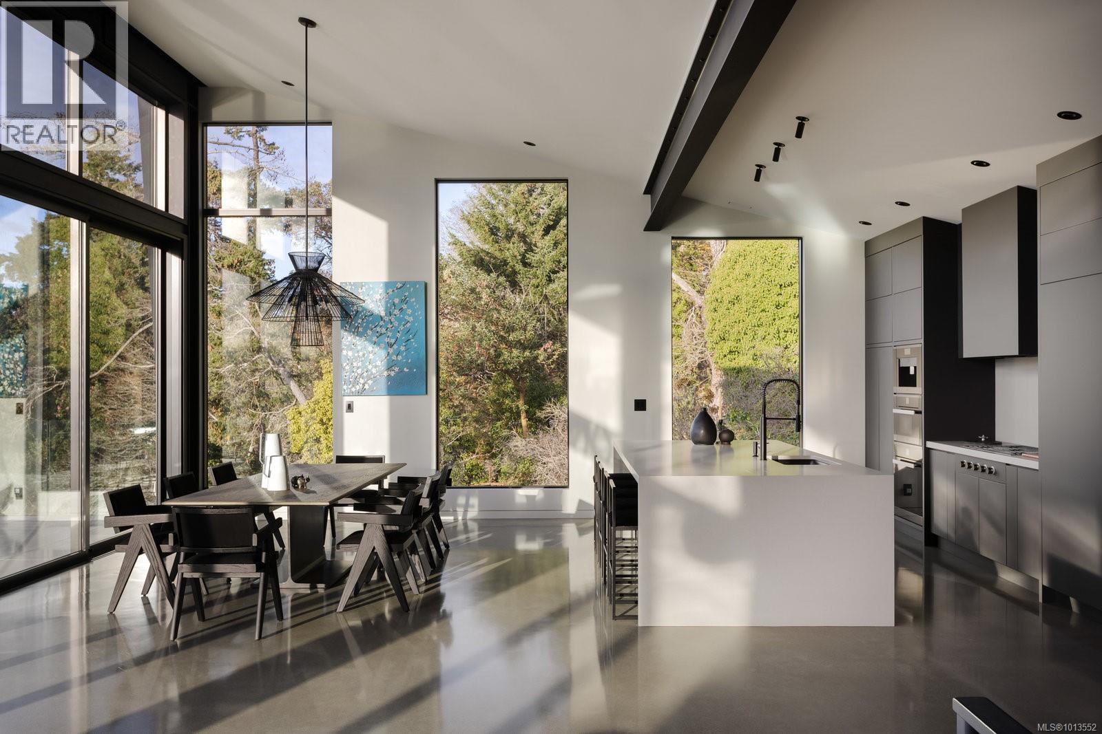  2701 Sea View Road, Saanich