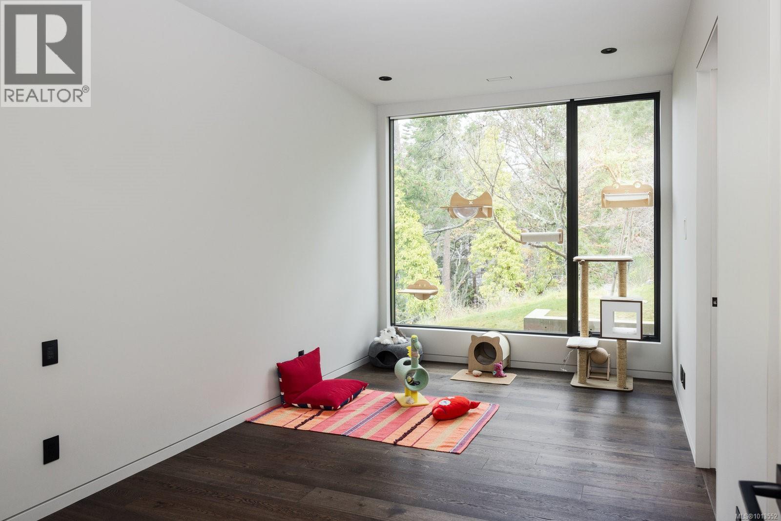  2701 Sea View Road, Saanich