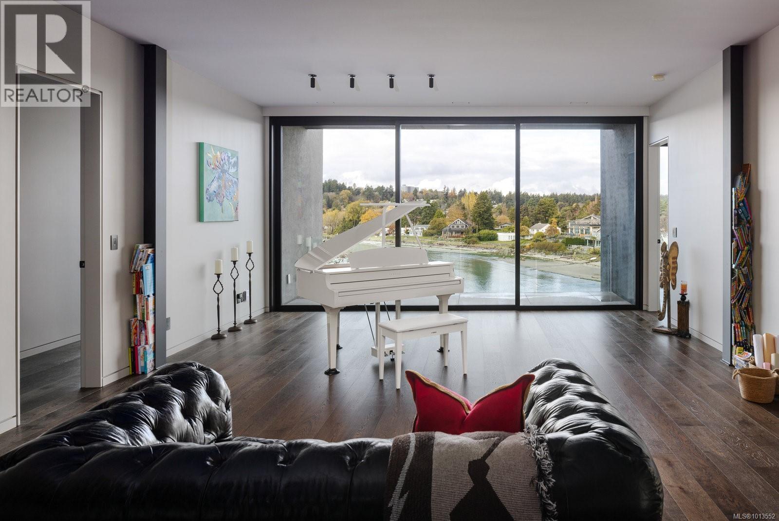  2701 Sea View Road, Saanich