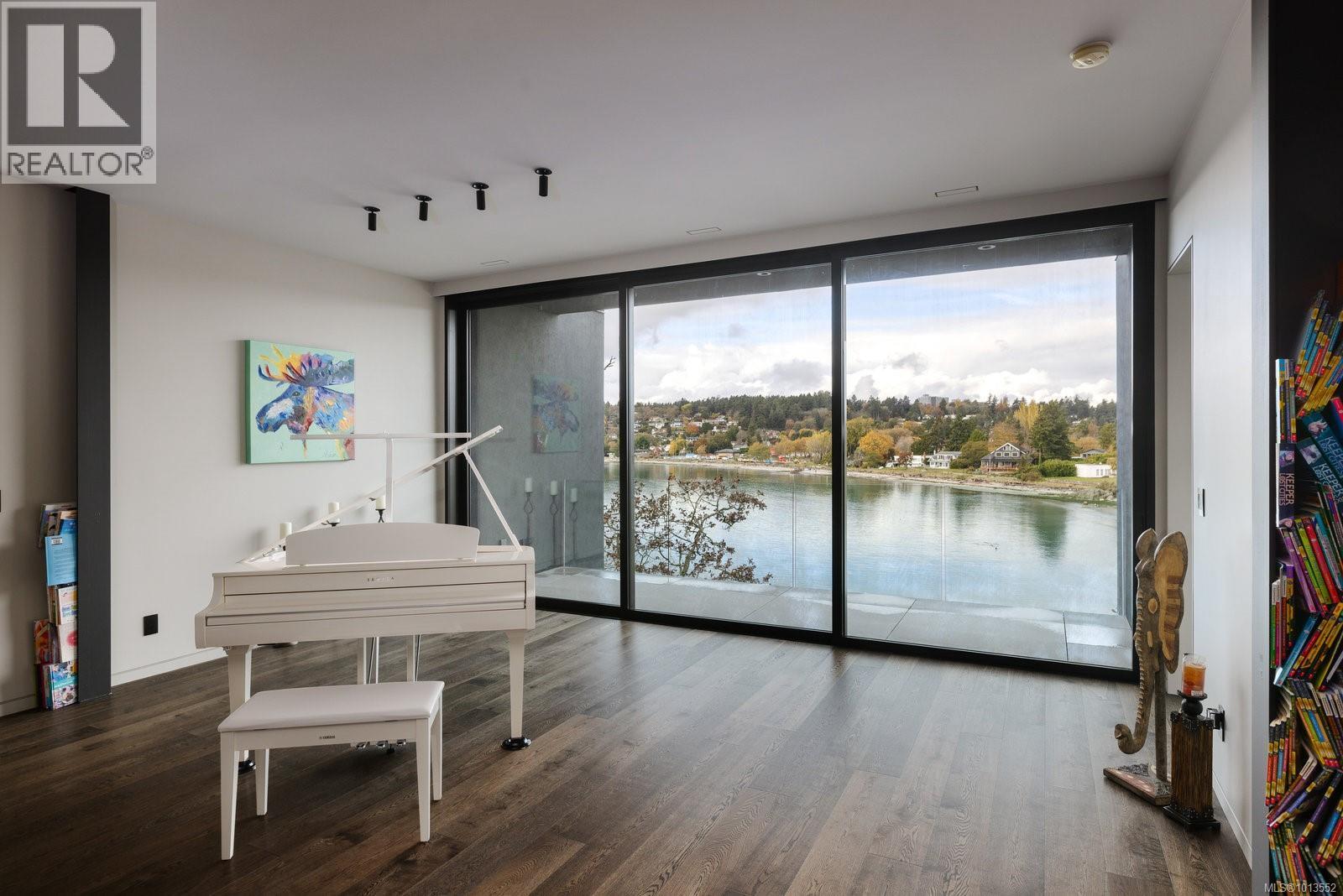  2701 Sea View Road, Saanich