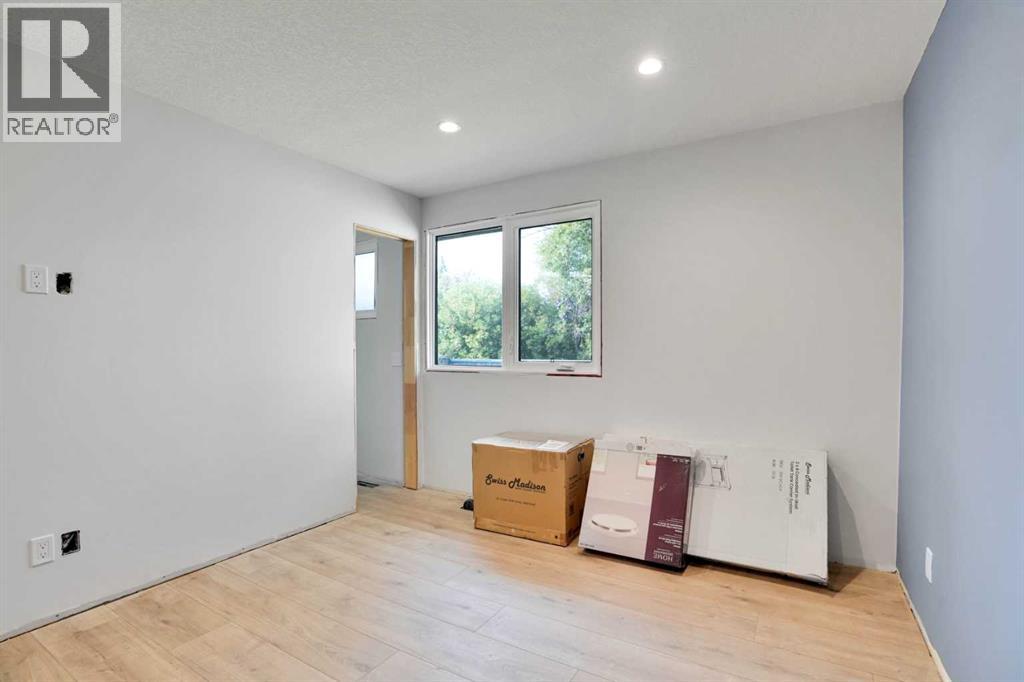 Single Family House Bungalow for Sale in  Lynnover Way SE Ogden Calgary 