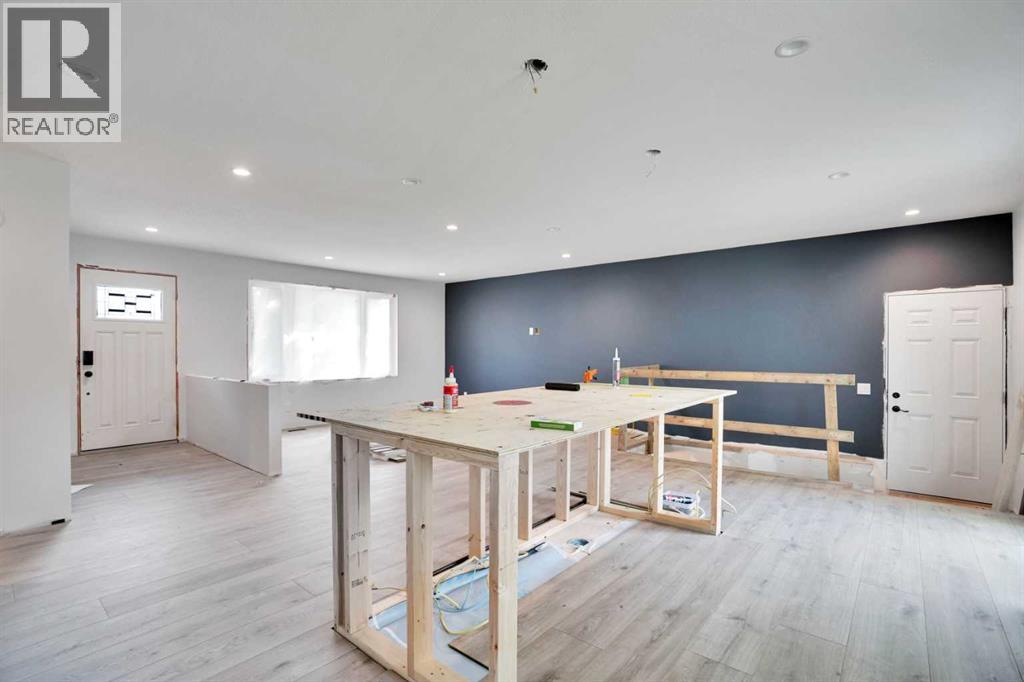 Single Family House Bungalow for Sale in  Lynnover Way SE Ogden Calgary 