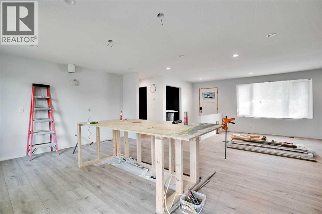 Single Family House Bungalow for Sale in  Lynnover Way SE Ogden Calgary 