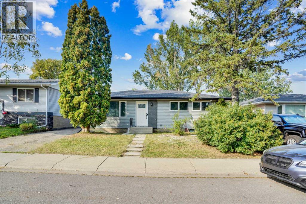 Single Family House Bungalow for Sale in  Lynnover Way SE Ogden Calgary 
