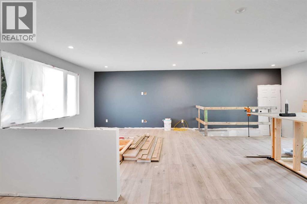Single Family House Bungalow for Sale in  Lynnover Way SE Ogden Calgary 
