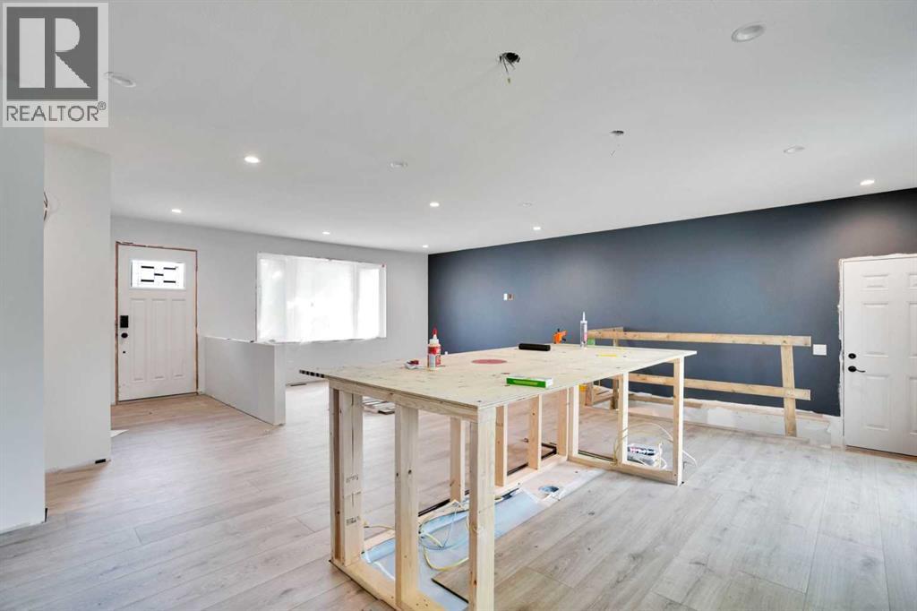 Single Family House Bungalow for Sale in  Lynnover Way SE Ogden Calgary 