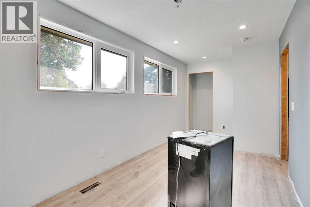 Single Family House Bungalow for Sale in  Lynnover Way SE Ogden Calgary 