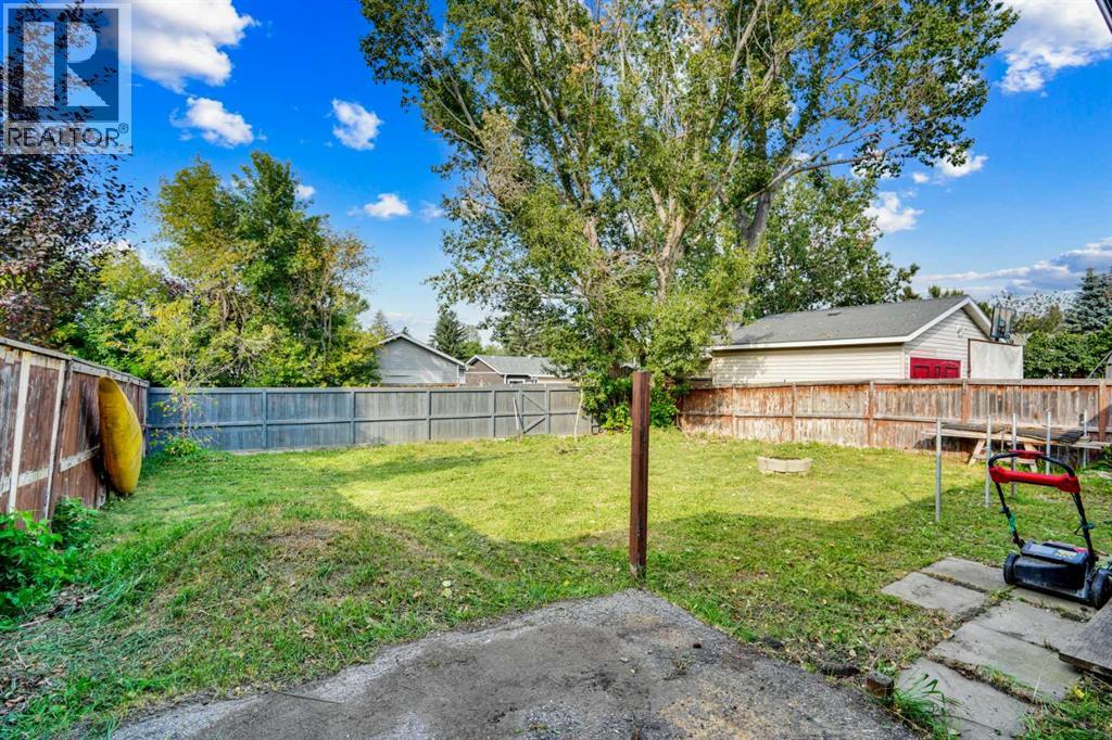 Single Family House Bungalow for Sale in  Lynnover Way SE Ogden Calgary 