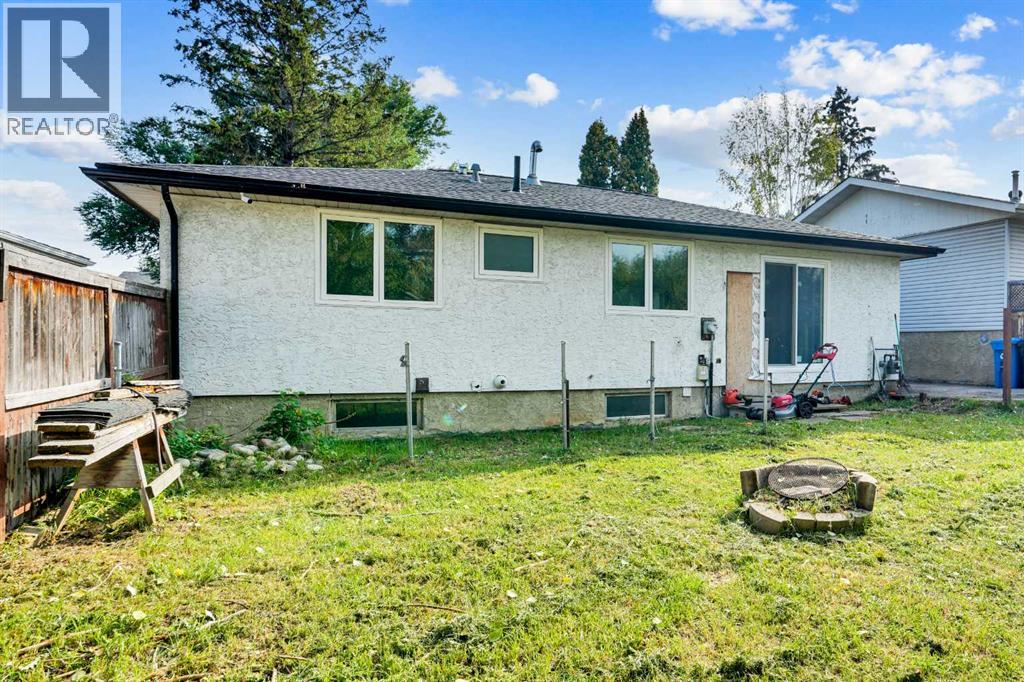 Single Family House Bungalow for Sale in  Lynnover Way SE Ogden Calgary 