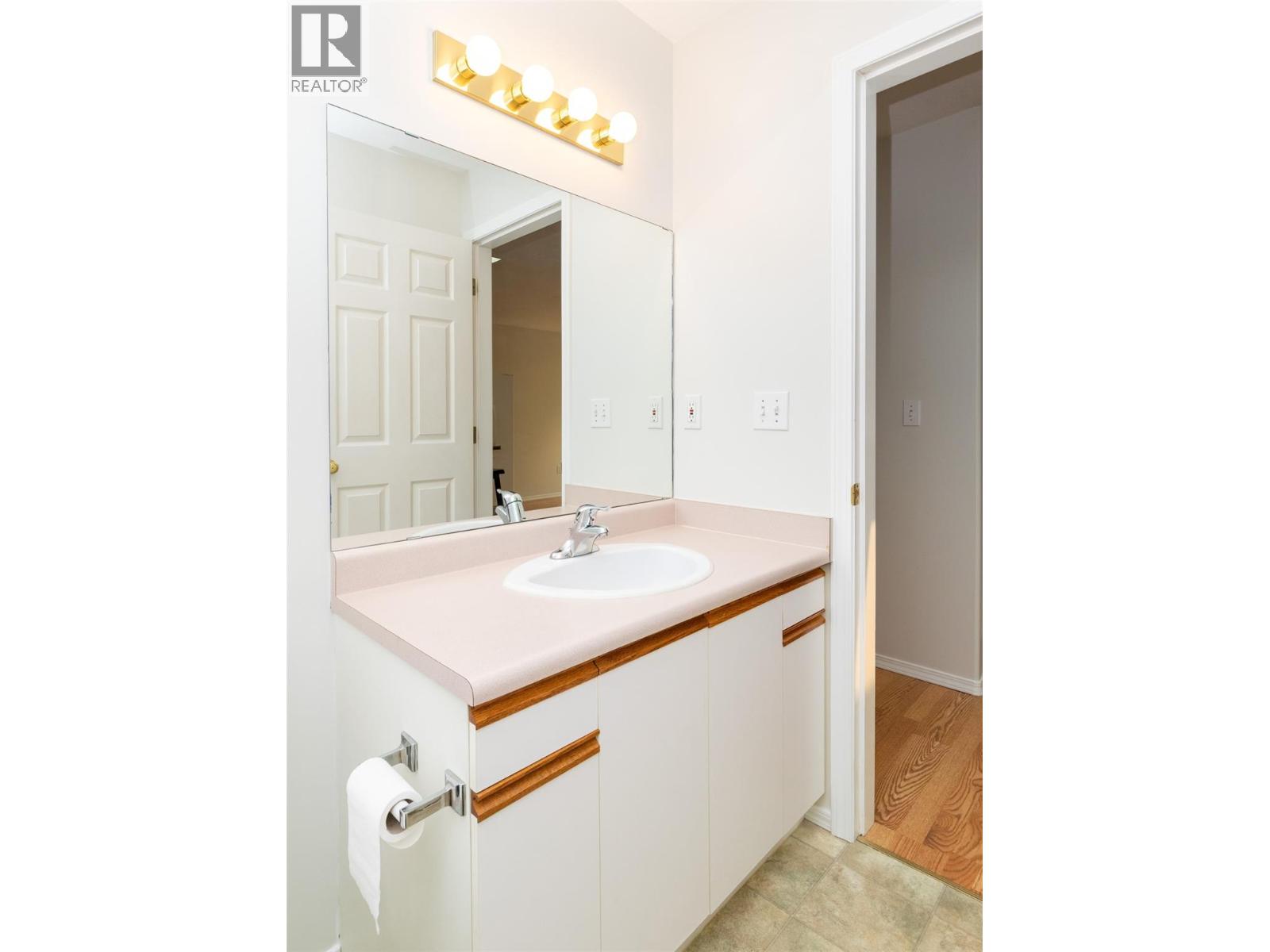 26 111 Harbourfront Drive Northwest, Salmon Arm