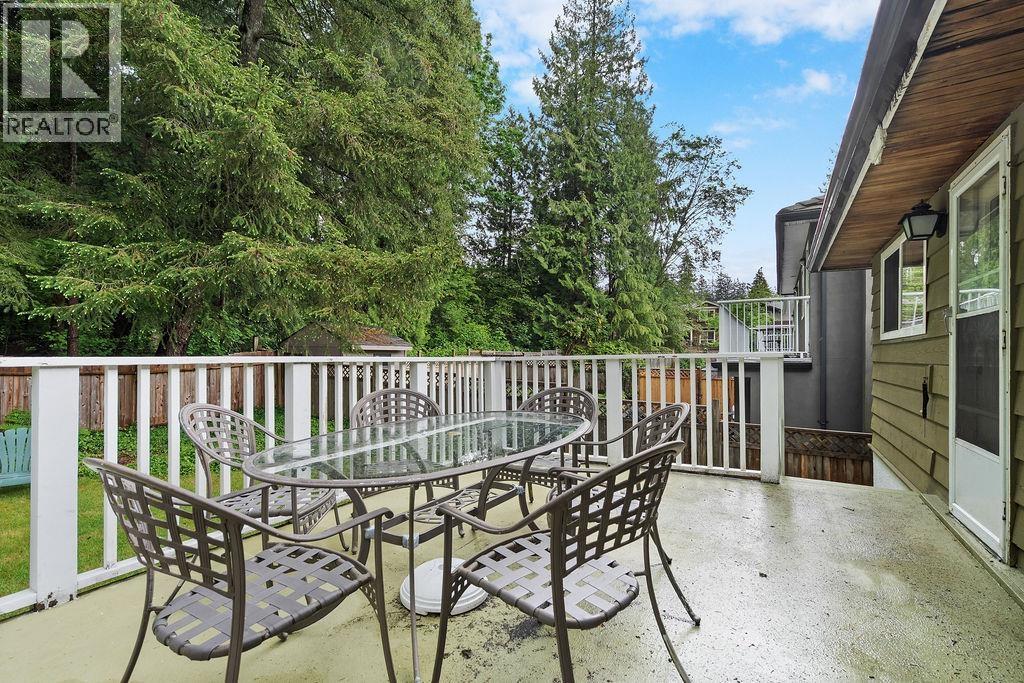1560 BURRILL AVENUE, North Vancouver