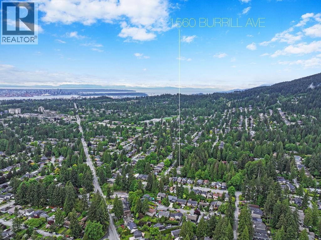 1560 BURRILL AVENUE, North Vancouver